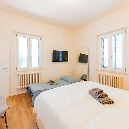 Appartamento Colli Modern With Courtyard