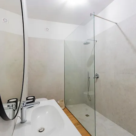 Colli Modern With Courtyard *