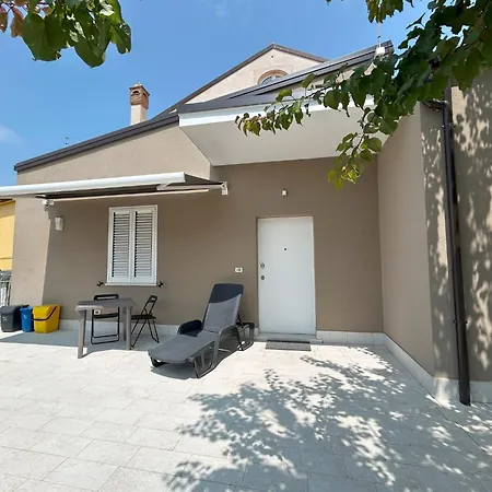 Colli Modern With Courtyard *