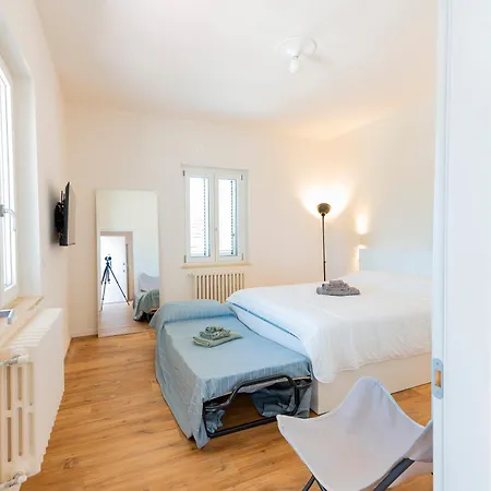 Appartement Guesthost - Colli Modern With Courtyard Pescara