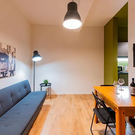 Guesthost - Colli Modern With Courtyard Appartement *