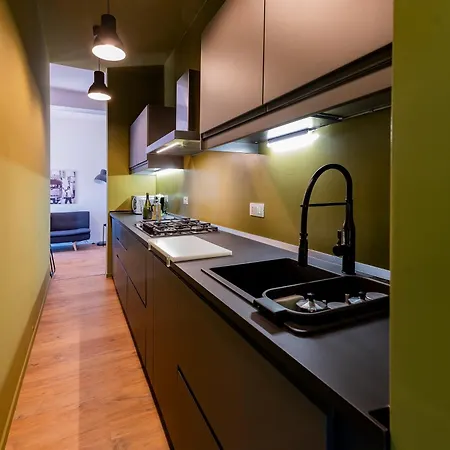 Guesthost - Colli Modern With Courtyard *