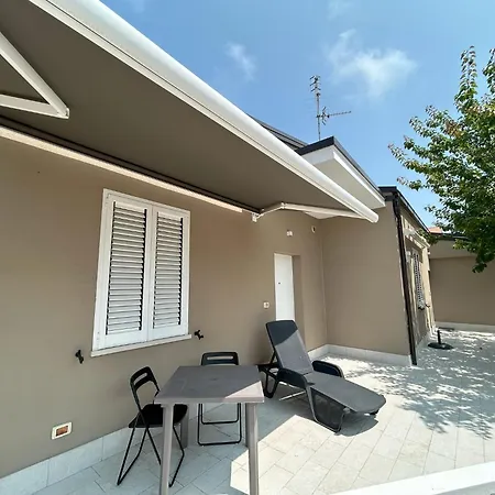 Colli Modern With Courtyard