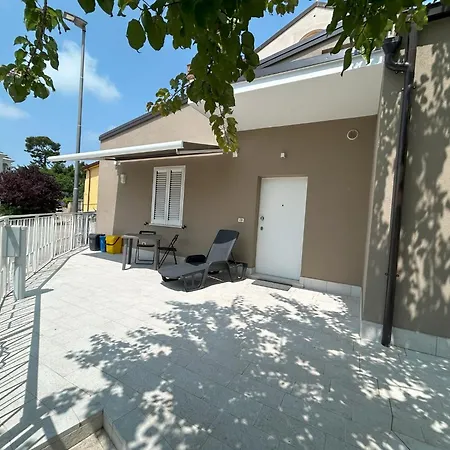 Guesthost - Colli Modern With Courtyard 페스카라