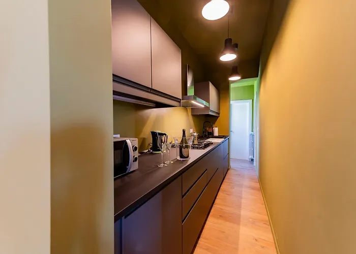 Guesthost - Colli Modern With Courtyard