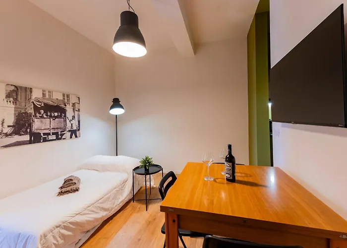 Guesthost - Colli Modern With Courtyard Apartmán Pescara