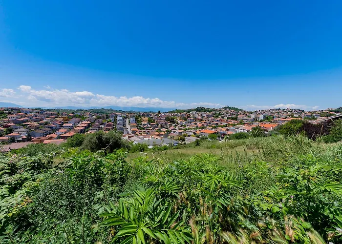 Guesthost - Colli Modern With Courtyard Apartmán Pescara