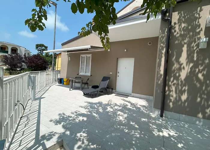 Guesthost - Colli Modern With Courtyard Pescara